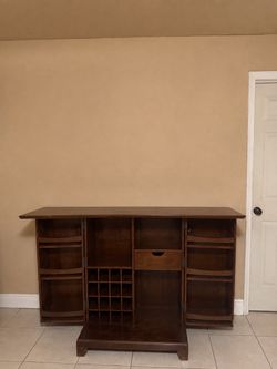 Dark Brown wood bar retranctable