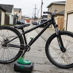 Free Agent Dirt Jumper