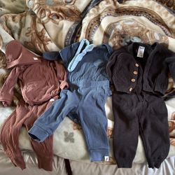 Baby girl outfits size 3 to 6 months