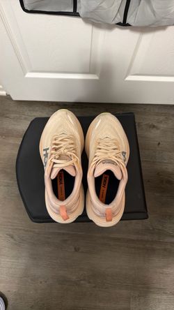 Women’s Hoka Bondi 8