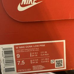 Nike dunk Lows Women’s 