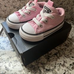 Infant Size 4 CONVERSE In Excellent Condition $10 Firm 