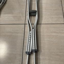 Underarm Crutches