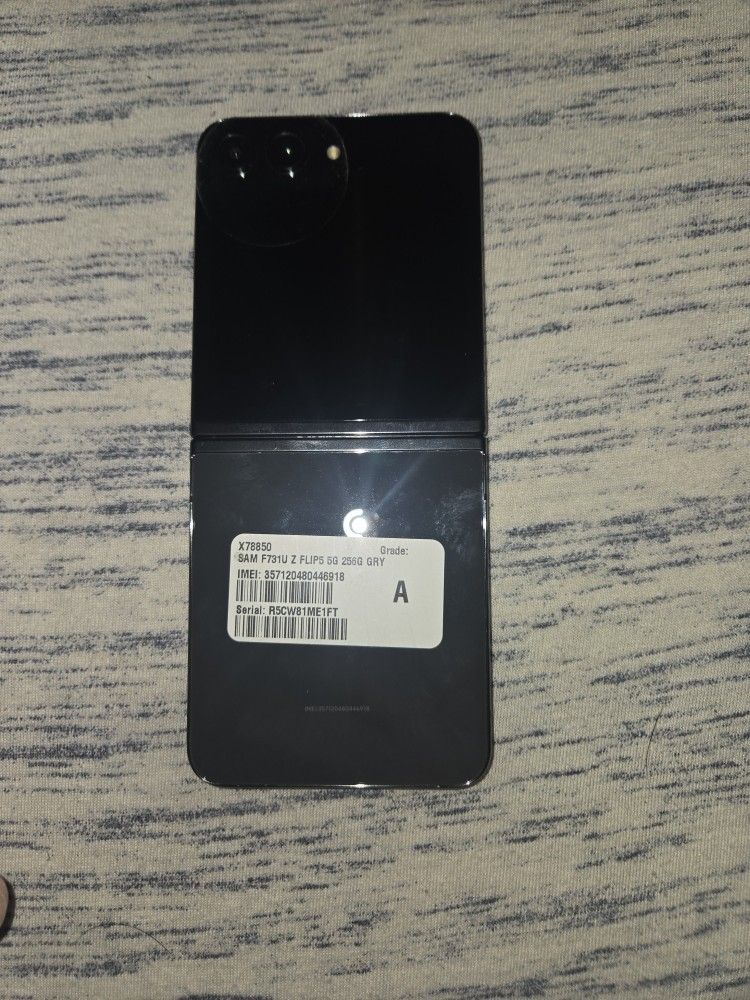 New! Samsung Zflip5 256mb