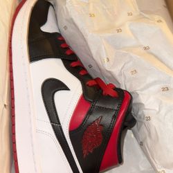 jordan 1 mid, black/ white/ red , size 10,
