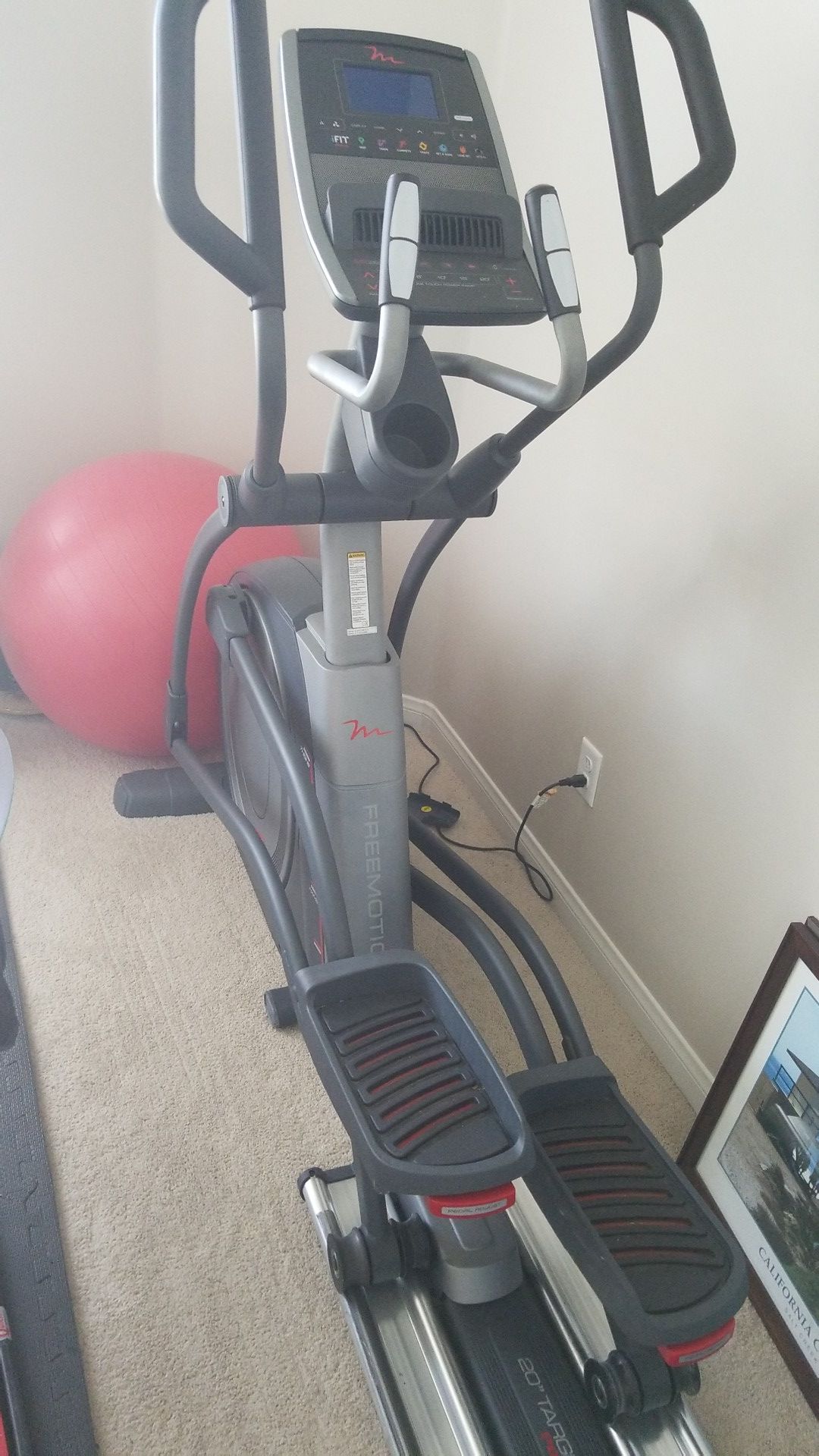 Freemotion 20"stride, inclining elliptical