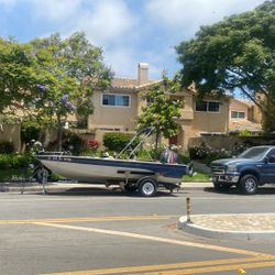 1997 Crestliner 1750 Fish Hawk
