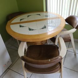 Kitchen Table With 3 Chair
