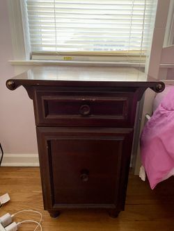 Nightstand/side table