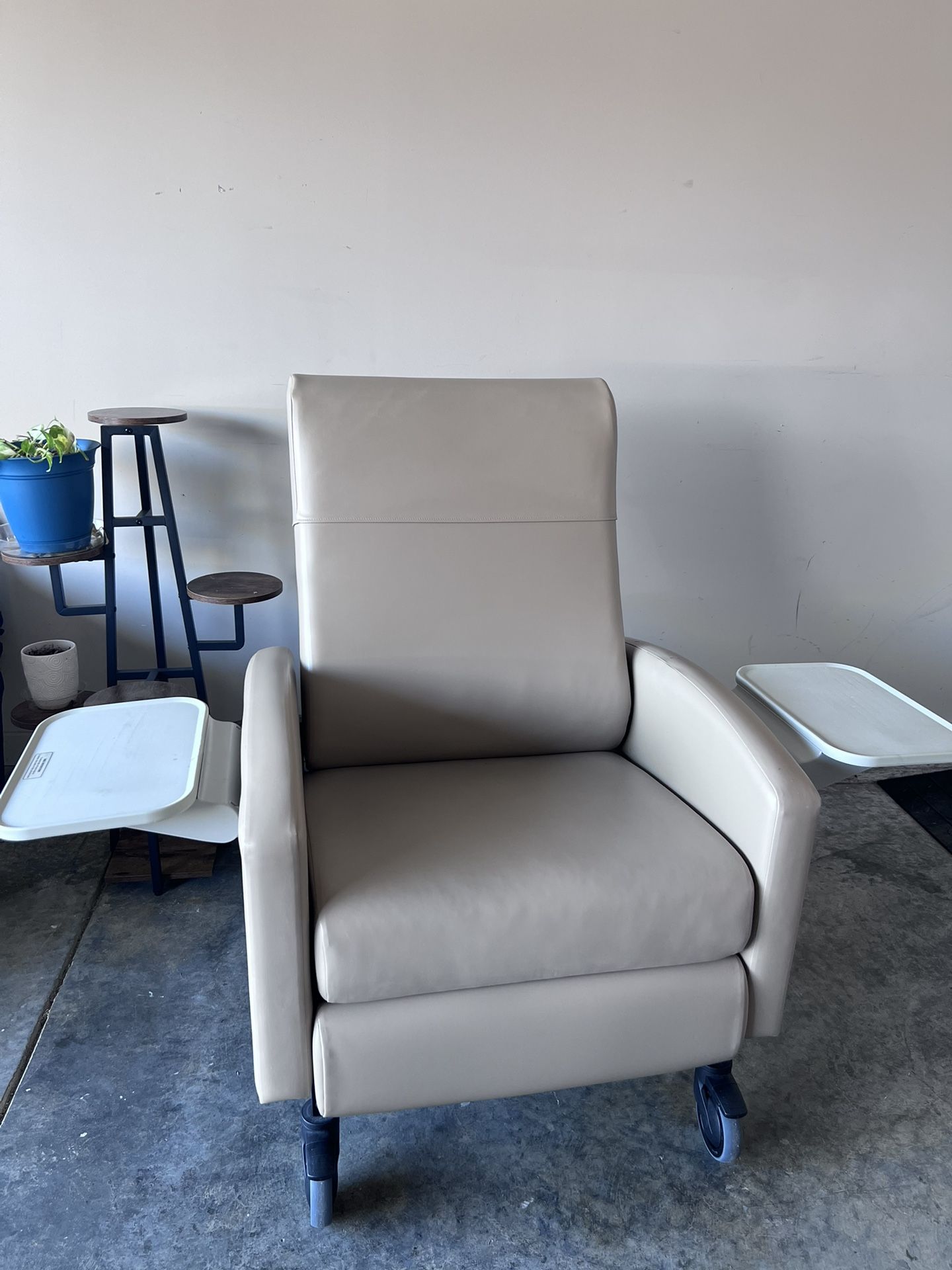 Dialysis Chair With Heated Seat