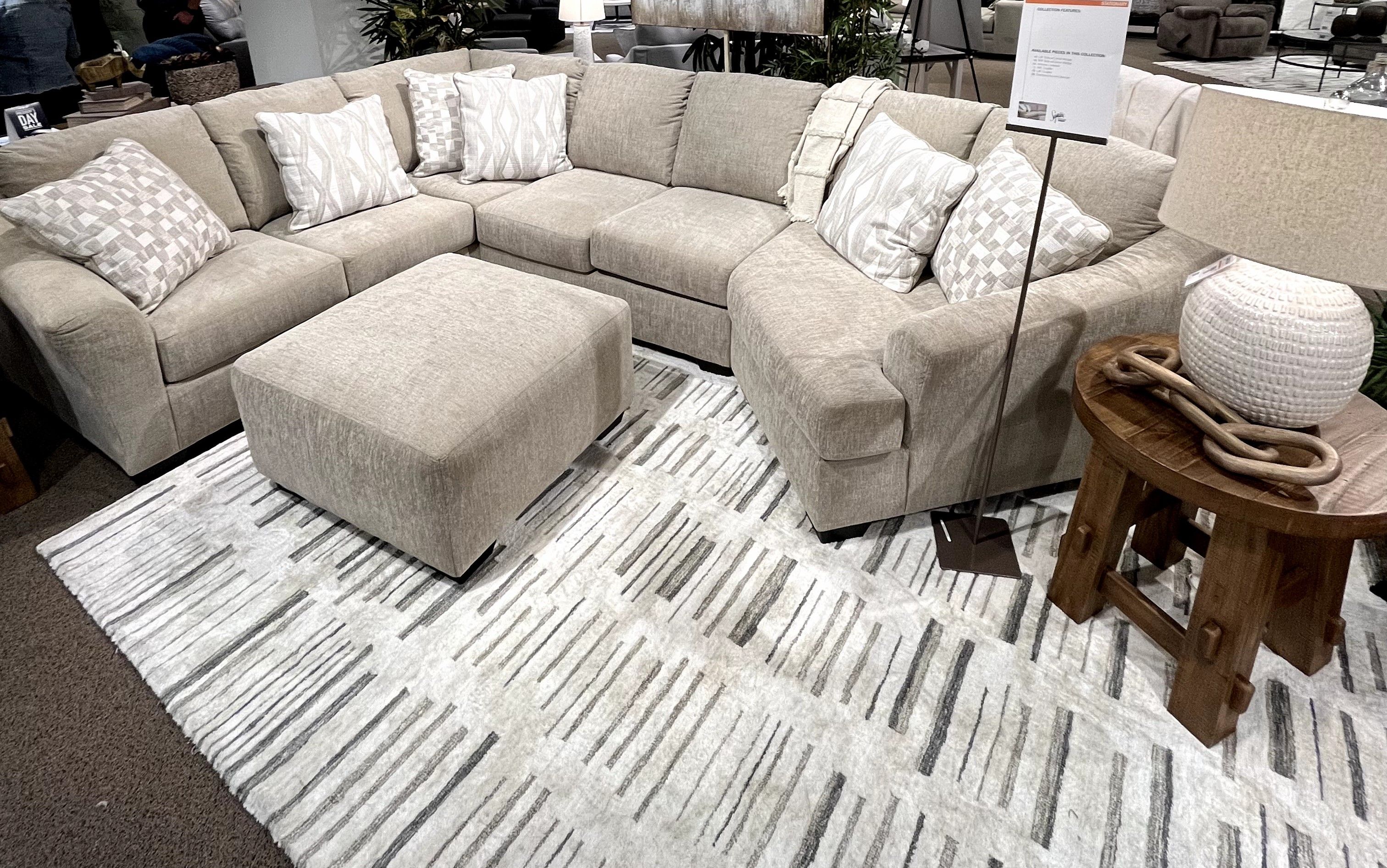 Beige 3pc Sectional w/ RAF Cuddler 