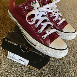 Converse Low Top Burgundy Like New