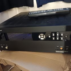 OutLaw 1070 Receiver 7.1 W/remote $20