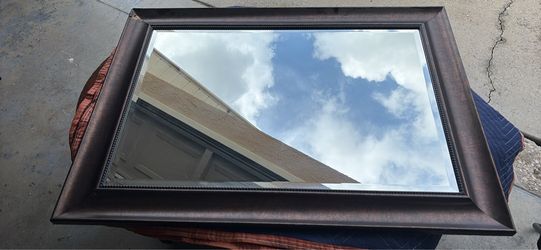 Wall mirror