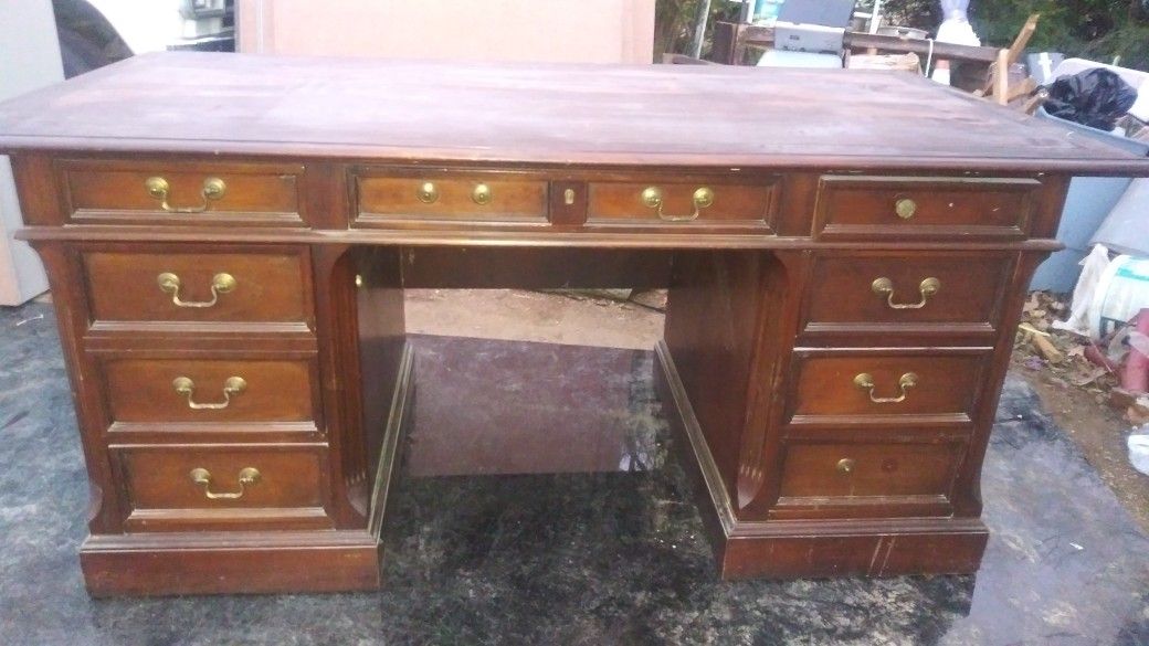 Hekman Executive desk