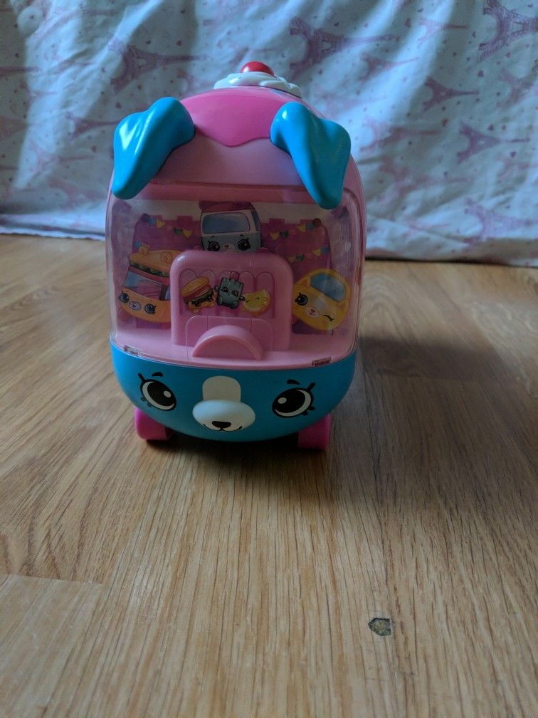 Shopkins Cutie Cars Play n Display Cupcake Van Playset Moose Toys - ToyWiz