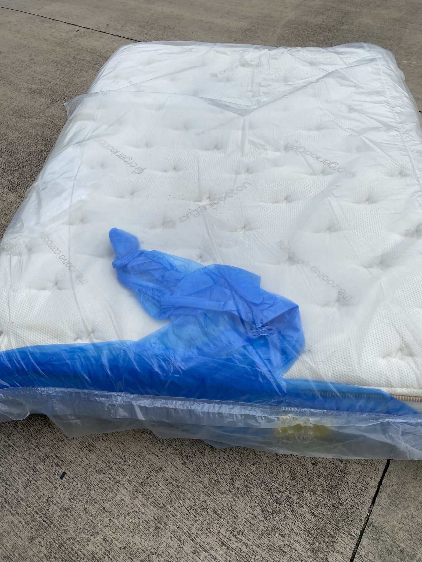 Overstock Display Queen Pillowtop Mattress for Sale in San Antonio, TX