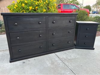 Black Solid Wood 9 Drawer Dresser Chest of Drawers Furniture Great Condition