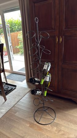 Wine bottle stand