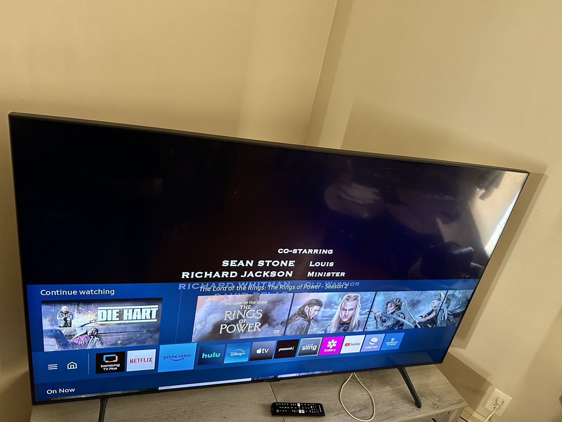 60” Samsung Smart Tv