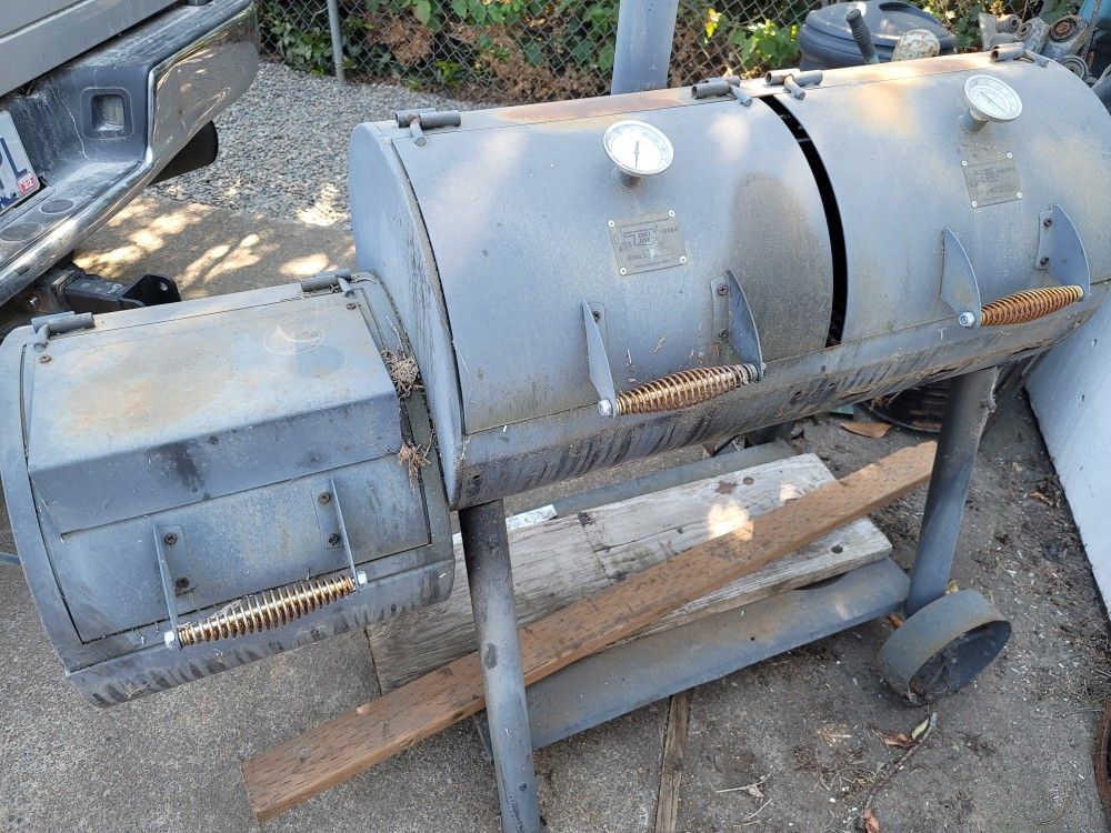 Oklahoma Joe's Offset Smoker Needs TLC