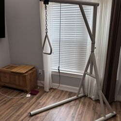 Trapeze Or Body Crain