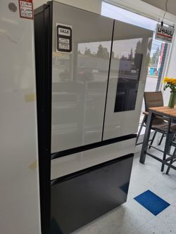 New Samsung
Bespoke 36 in. 23 cu. ft. Counter Depth 4-Door French Door Refrigerator in White Glass w
