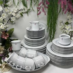 China Pearl “Aquamarine” Fine China – Set of 8 + Serving Pieces ✨ 1986 – Elegant Woven Rim Pattern 