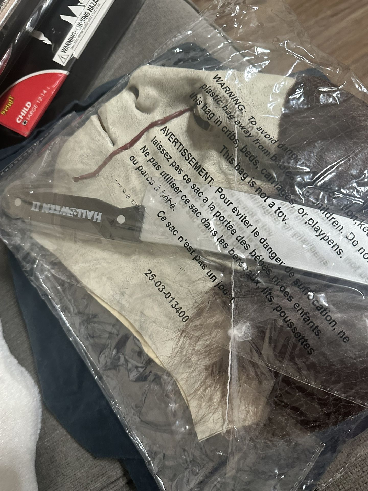 Costumes Brand New Half Off 