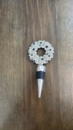 Wine bottle stopper