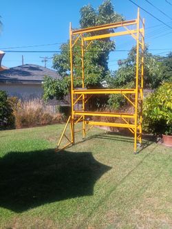 Rolling scaffolding