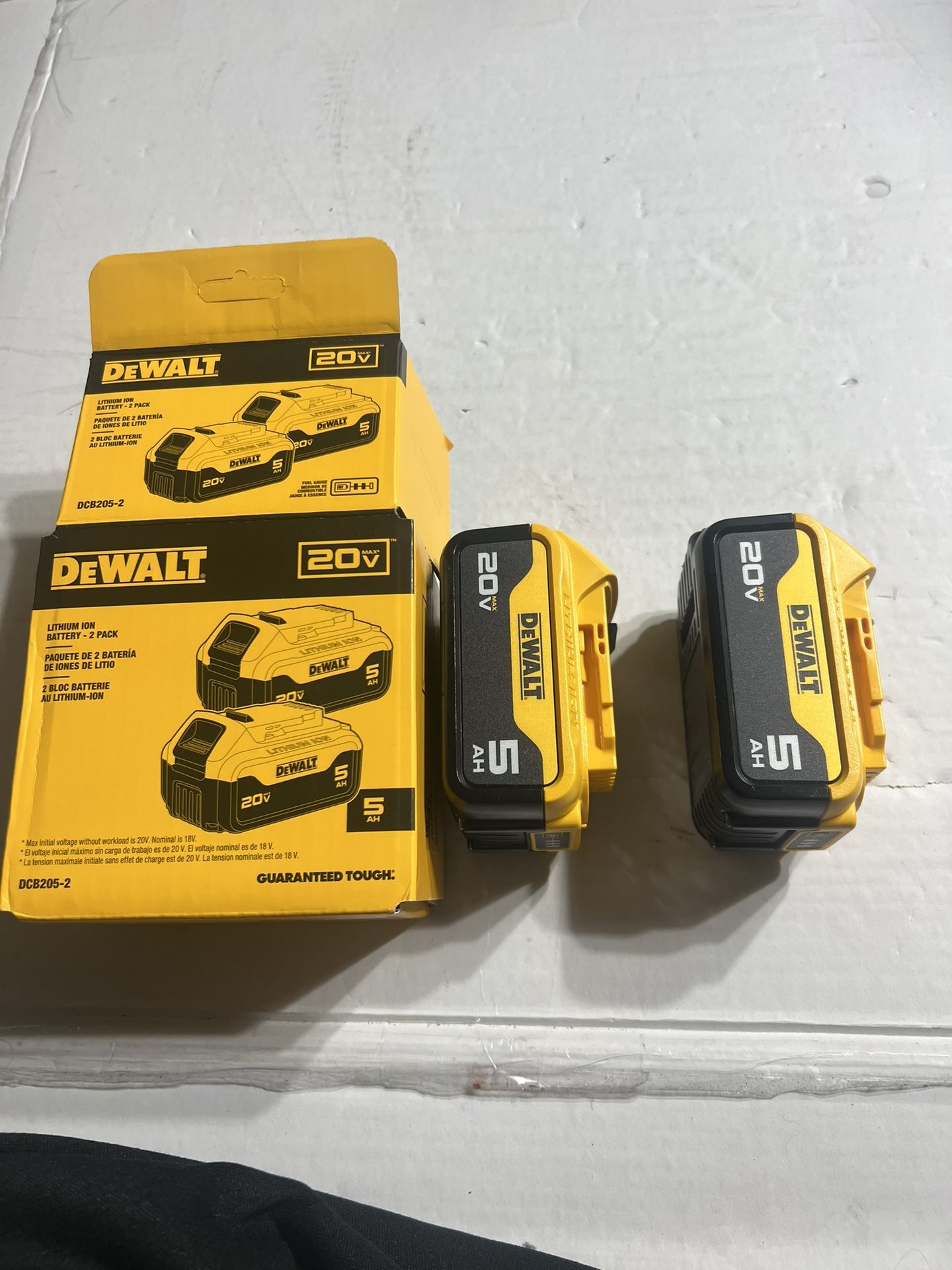 Dewalt Box 2 Batteries 5.0 New 