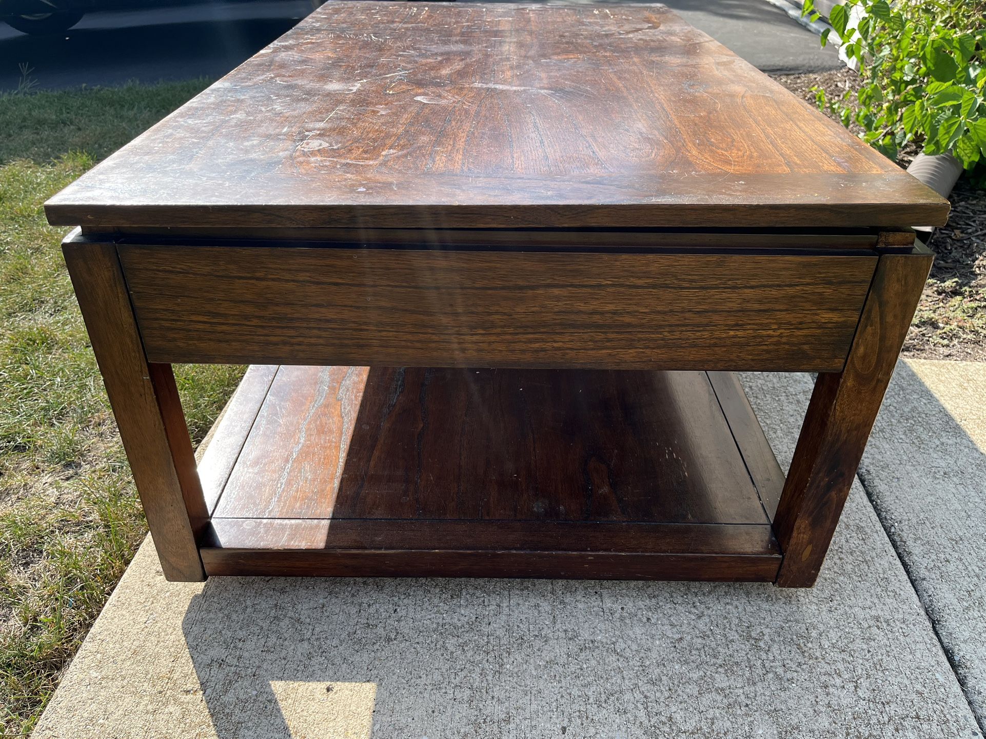 Lazboy Coffee Table for Sale in Aurora, IL OfferUp