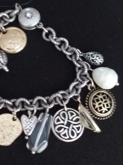 New..CHICO'S REAL PEARL CHARM BRACELET