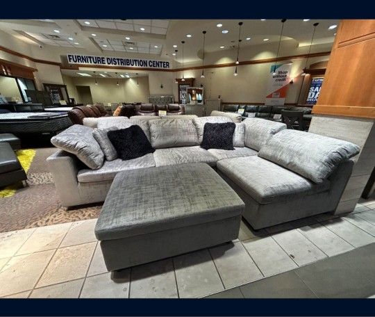 *Living Room Special!!!*---Flexible Lima Gray Fabric Sectional Sofa W/Ottoman---Delivery And Financing Available👌