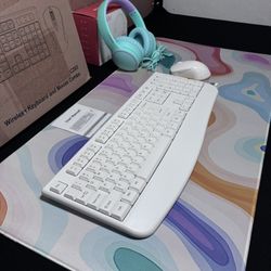 NEW White/Multi-Color Computer Bundle - Wireless Keyboard & Mouse, Wired Headphones, & Desk Mat 