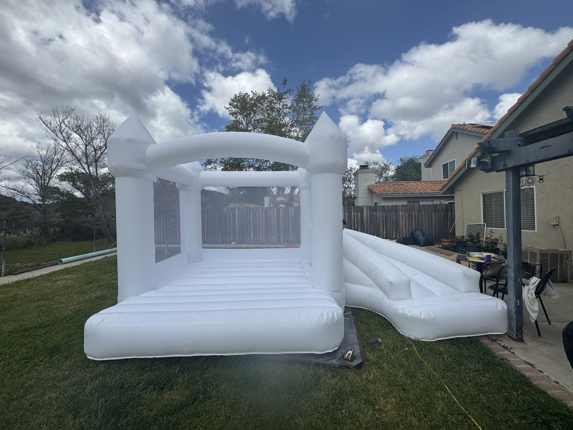 White Bounce House w/slide
