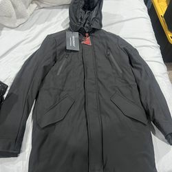 Molemsx Classic Hooded Puffer Parka Jacket Mens Warm Winter Coat Vegan Down Long Parka Winter Jacket size XS