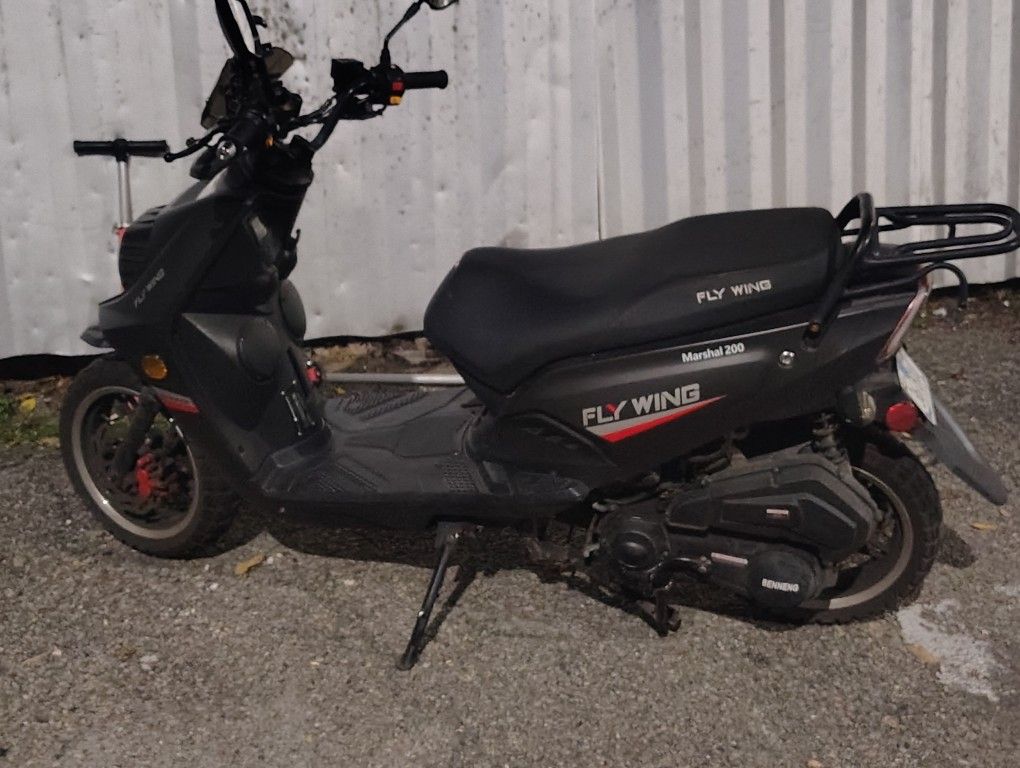 Vendo Motocicleta 200