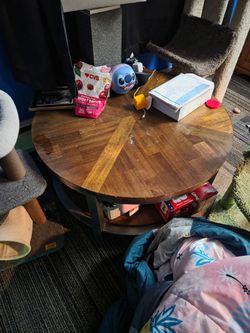 Round coffee table