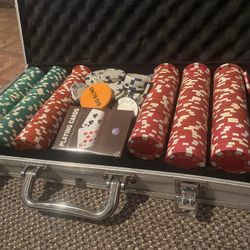 Poker Chips With Dice And Suit Case