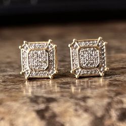 10k Gold Diamond Screw back Earrings 