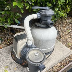 $50 - INTEX 2,800 GPH Krystal Clear Sand Filter Pump