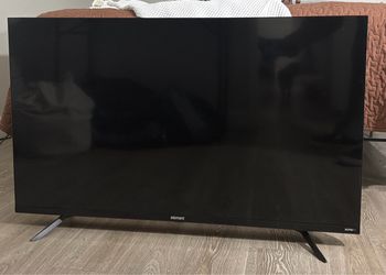 Element 43” Smart LED TV