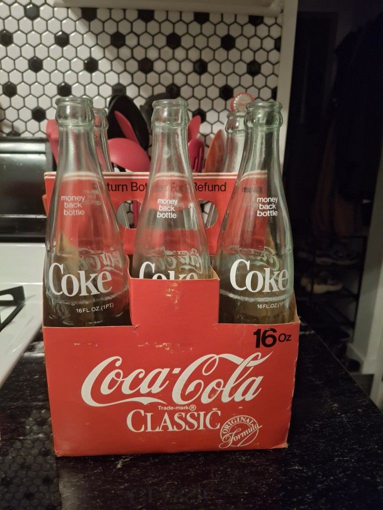Vintage Coke Bottle 6 Pack
