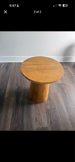 Pedestal side table