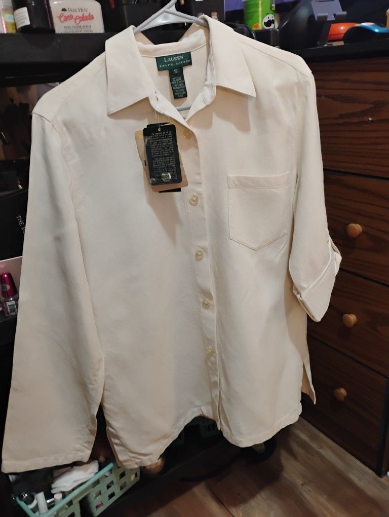100% Silk Size 12 Woman's Shirt.