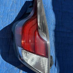 2014-2016-2017 Toyota Prius C Tail Light Led OH