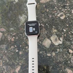 Series 5 Apple Watch White 44 MM