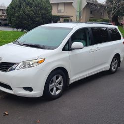 2011 Toyota Sienna